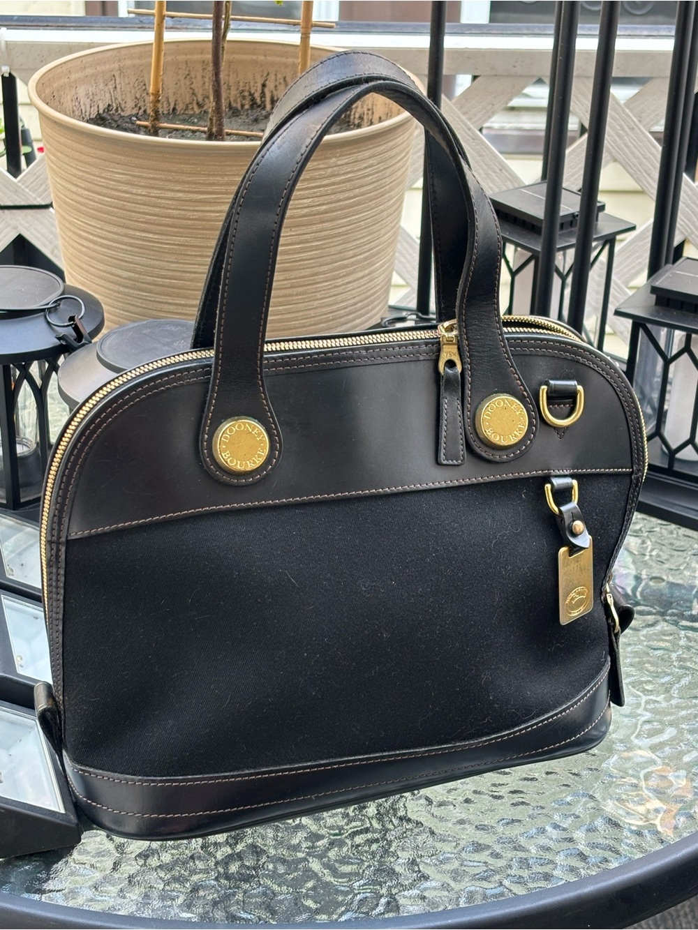 Dooney & Bourke Vintage Cabriolet Cloth w/ Leather Trim Satchel Black
So good